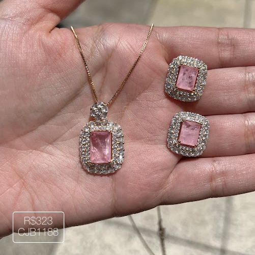 Conjunto Retangular Fusion Rosa Candy Cravejado Cristal Dourado